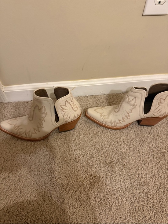 Ariat Shoes - Ariat Cream Western Cutout Ankle Booties